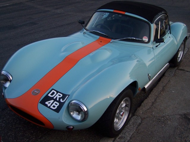 http://www.spritespot.com/gallery/albums/Ace-Cafe-May-05/Ginetta.sized.jpg